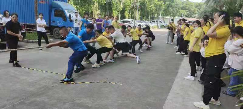 The Mid-Autumn Festival "Tug-of-War" Celebrating Event(图4)